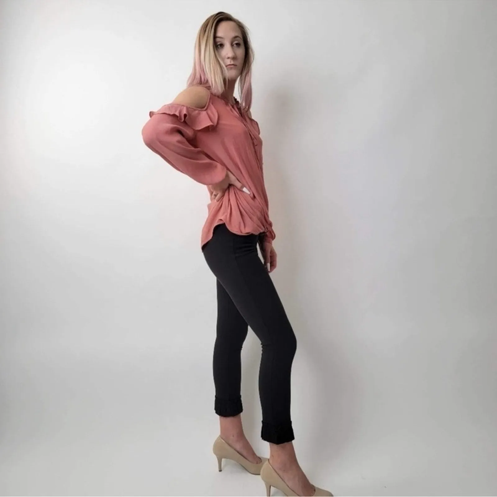 Anthropologie Cartonnier Black Ruffle Hem Pants Capris Cropped Ankle