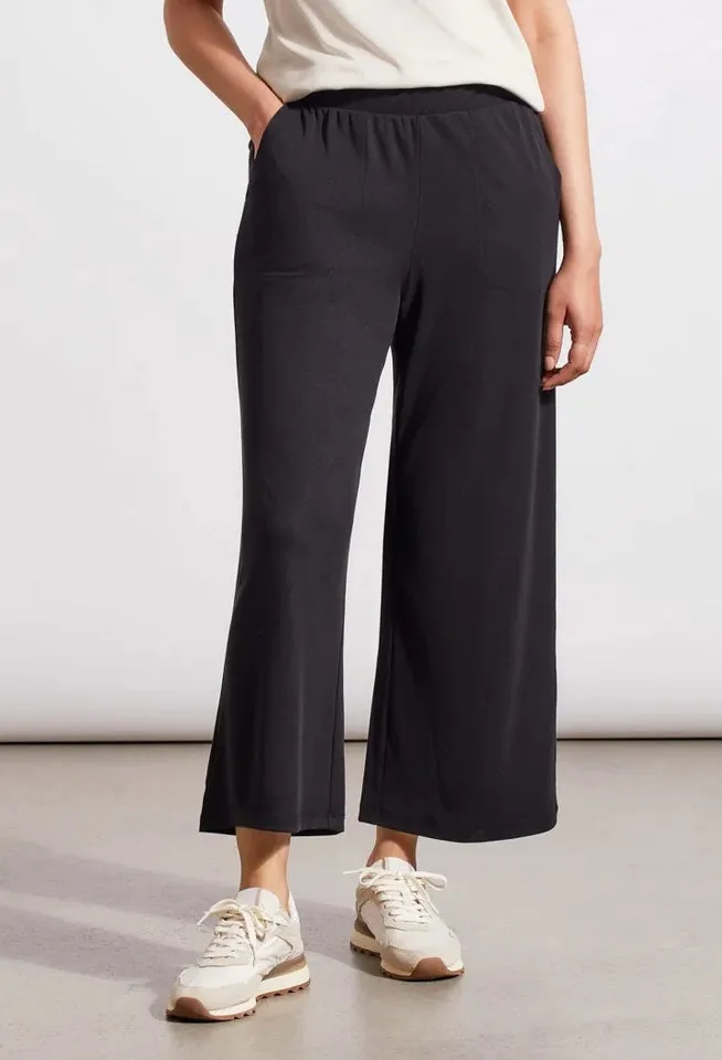 Black Pull On Capri in Black