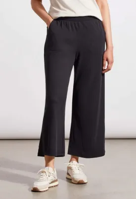 Black Pull On Capri in Black