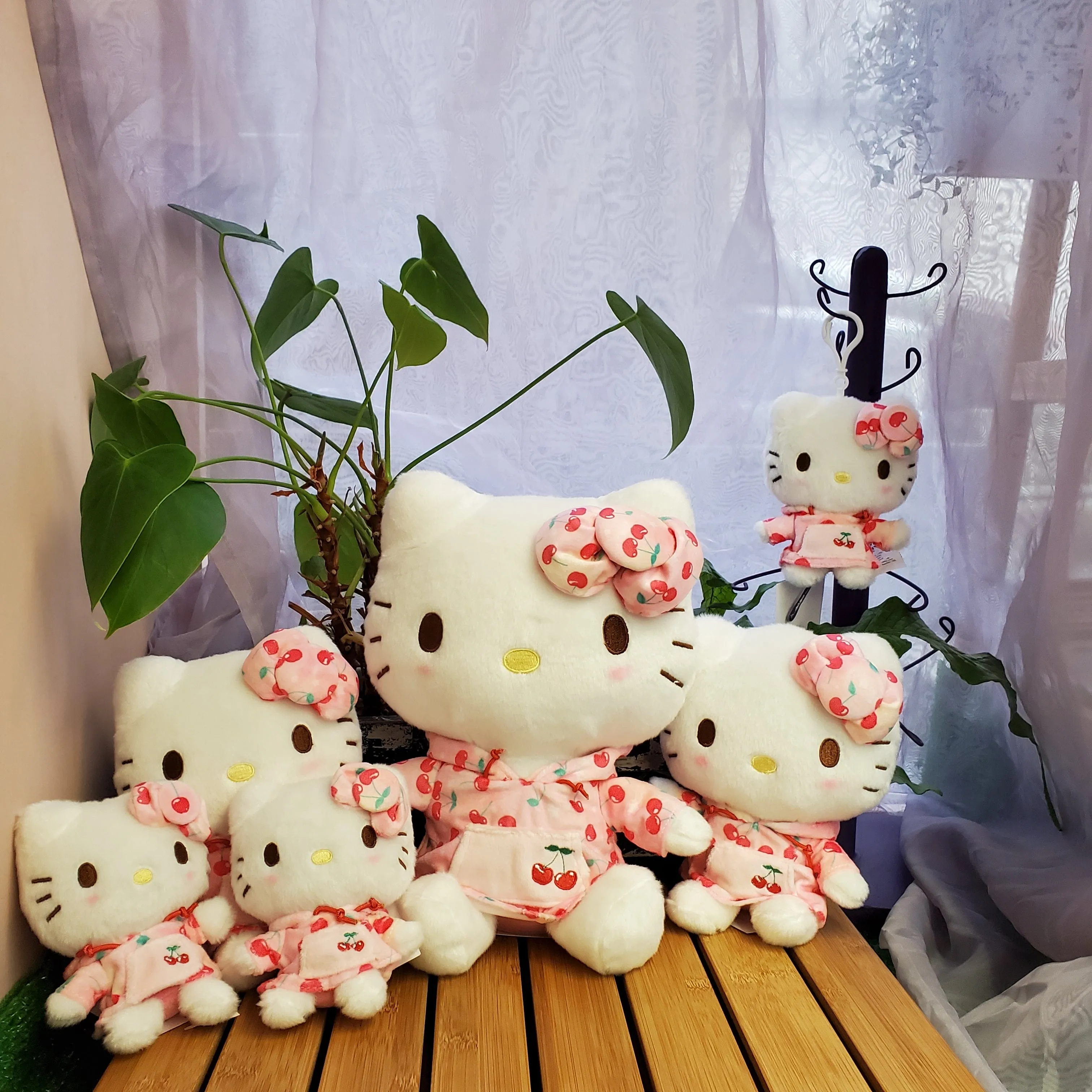 Cherry Hoodie Hello Kitty PLUSHIES