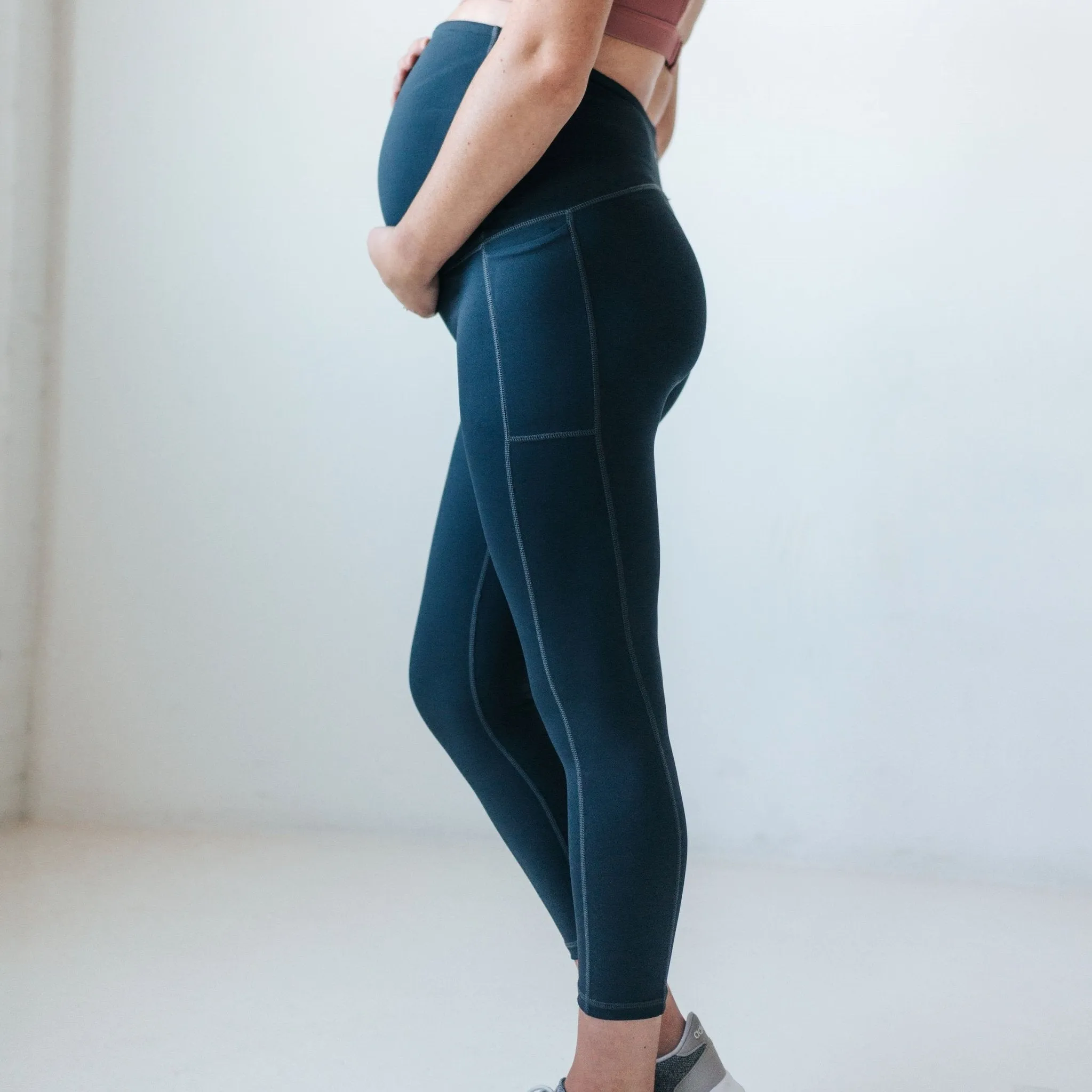 Mamacita Maternity Capris - Navy