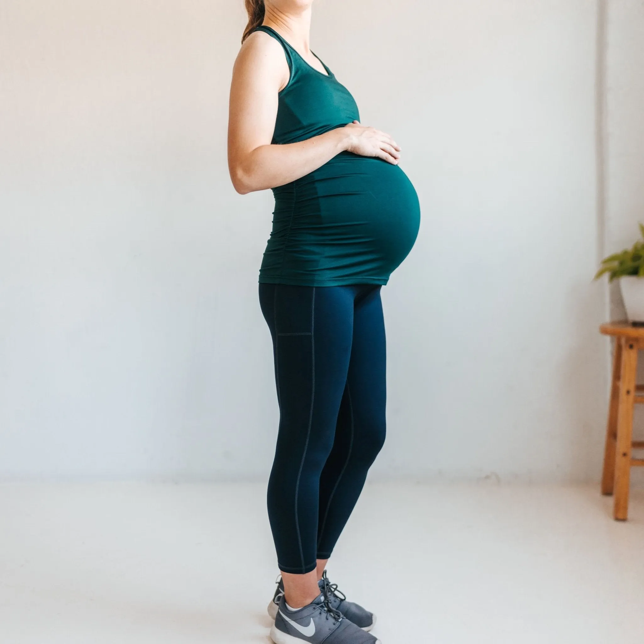 Mamacita Maternity Capris - Navy