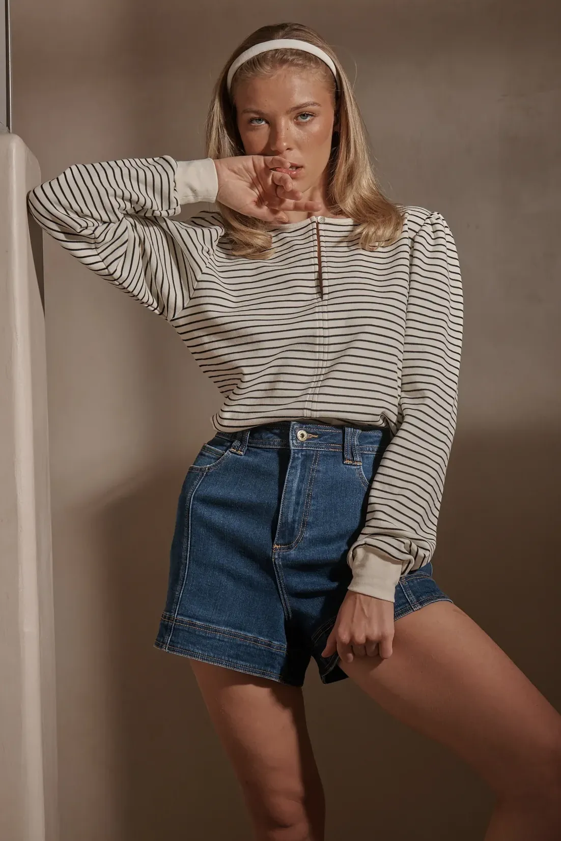 Sydney Shorts in Mid Washed Blue